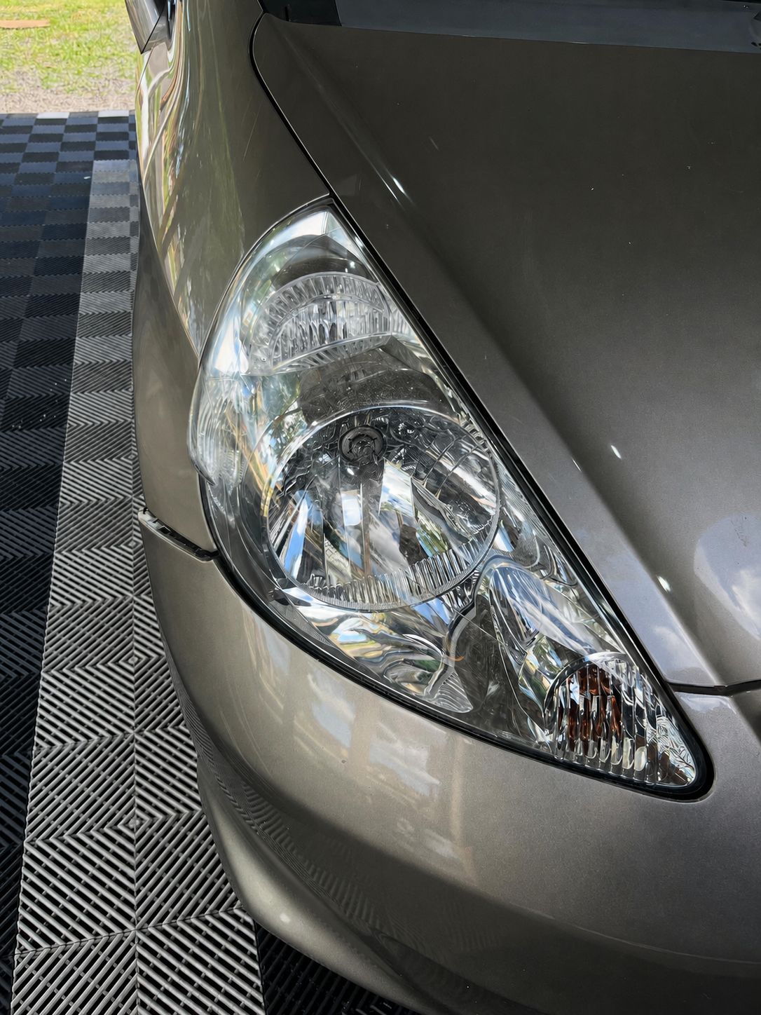 Farol cristalino e recuperado após polimento